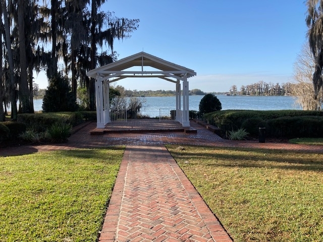 Lakeside Gazebo Weddings